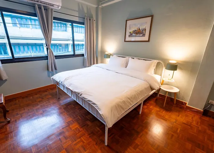 Hostel Baan Batra Heritage *