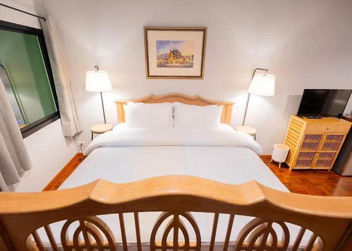 Baan Batra Heritage Hostel *